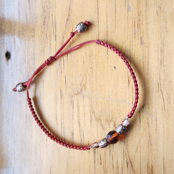 Handmade macrame adjustable bracelet with beads, burnt orange, copper tone beads - Picture 5 of 5